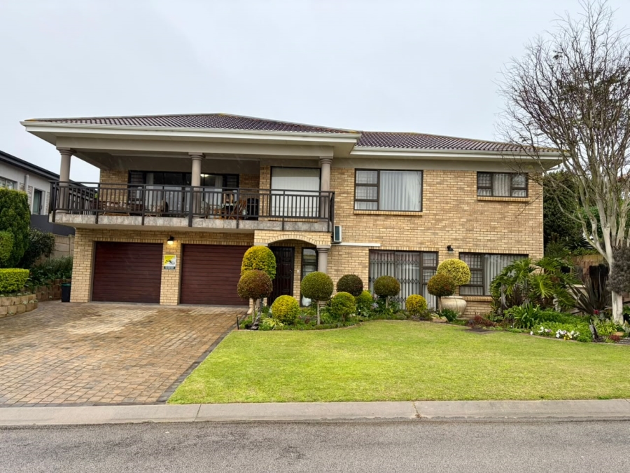 4 Bedroom Property for Sale in Fraaiuitsig Western Cape